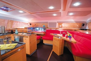 Catana 50  saloon